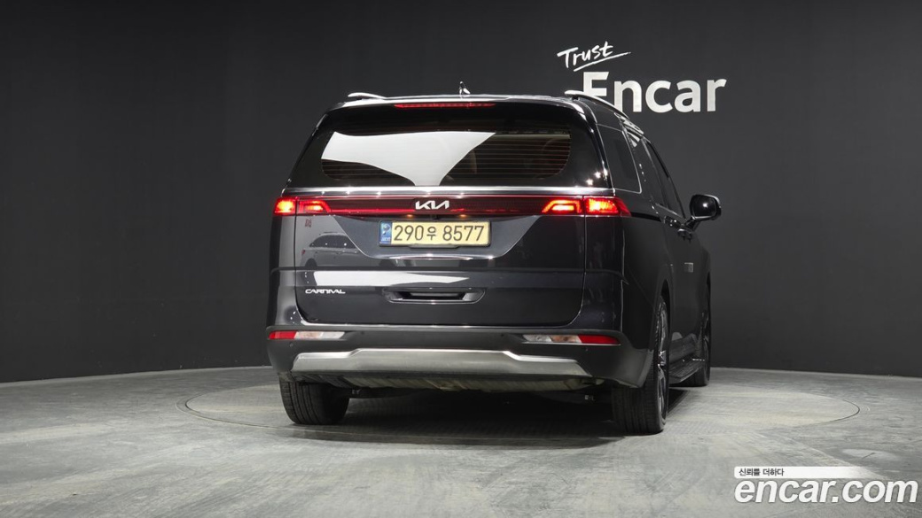 Kia Carnival 7-Seater Signature, 2023
