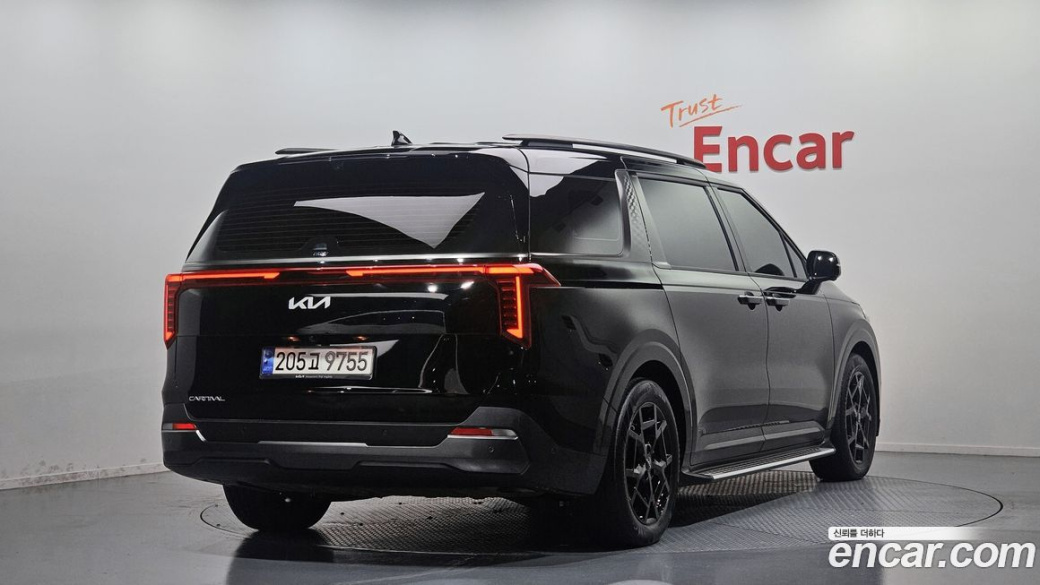 Kia Carnival 7-Seater Gravity, 2024