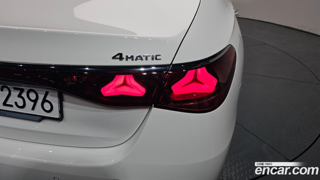 Mercedes-Benz E-Class E220d 4MATIC Exclusive, 2024