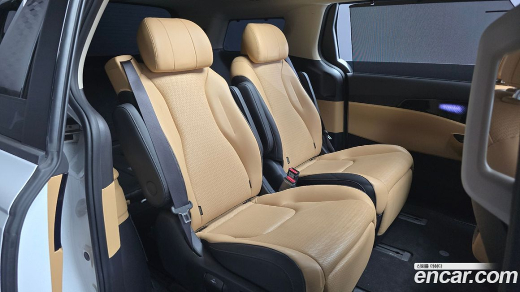 Kia Carnival 7-Seater Signature, 2023