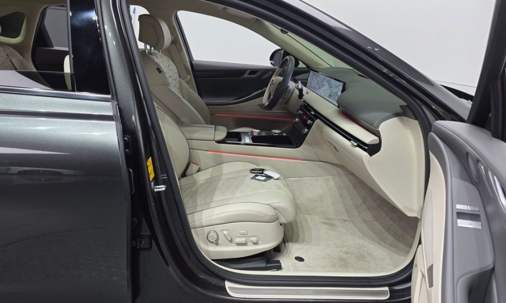 Genesis G80 Gasoline 2.5 Turbo AWD, 2025