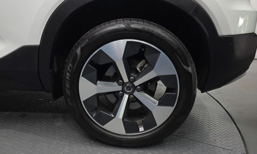 Volvo XC40 B4 Ultimate Bright, 2024
