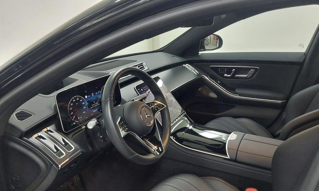 Mercedes-Benz S-Class S350 d 4MATIC, 2025