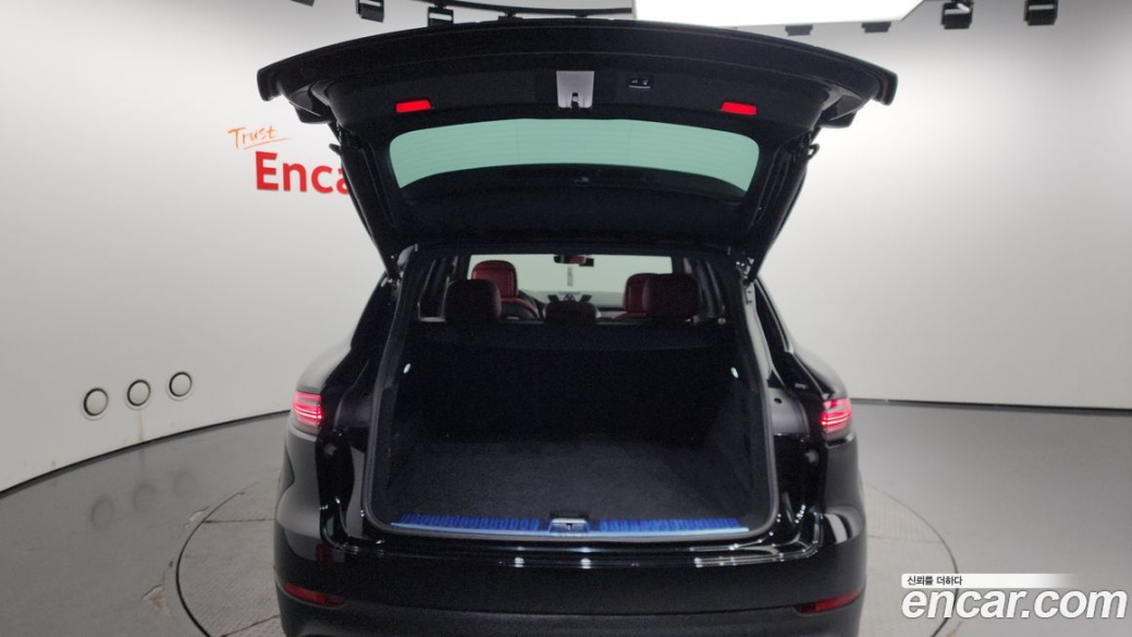 Porsche Cayenne 3.0 PLATINUM EDITION, 2023