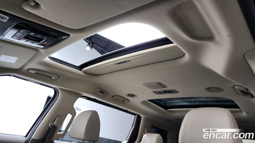 Kia Carnival 9-Seater Noblesse, 2022