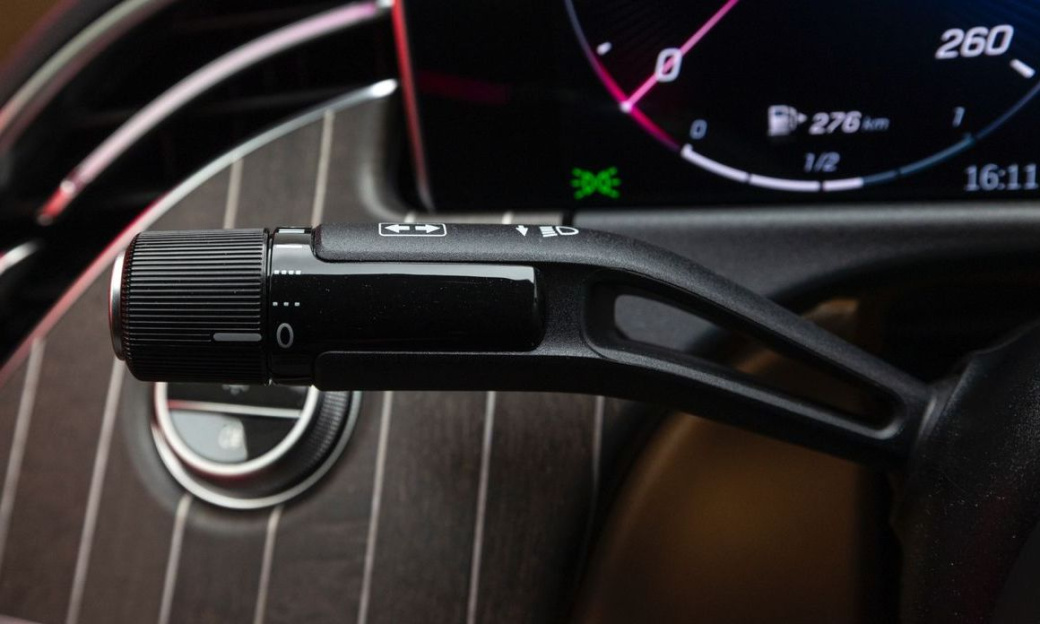Mercedes-Benz E-Class E300 4MATIC Exclusive, 2026