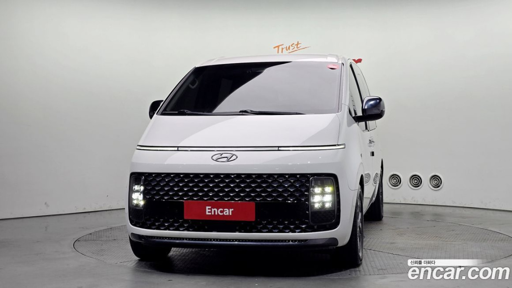 Hyundai Staria Lounge 9-Seater, 2022