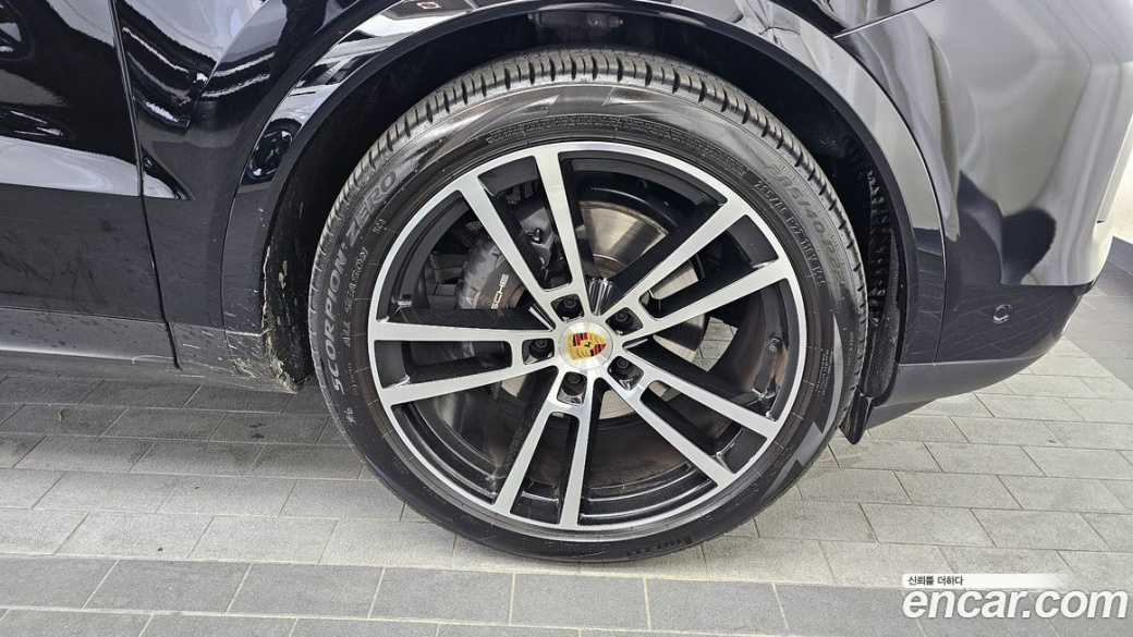 Porsche Cayenne 3.0, 2024