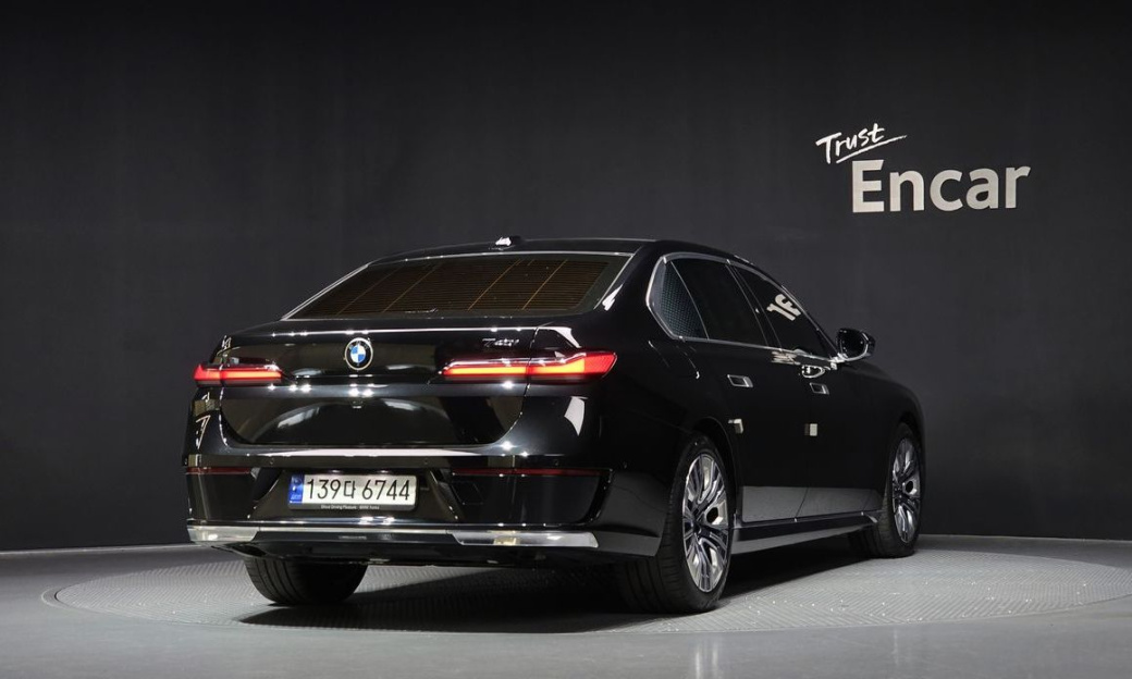 BMW 7-Series 740i sDrive Design Pure Excellence, 2023