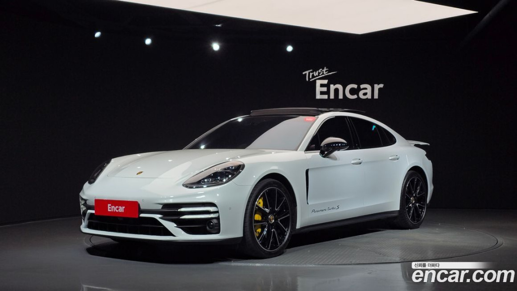 Porsche Panamera 4.0 Turbo S, 2023