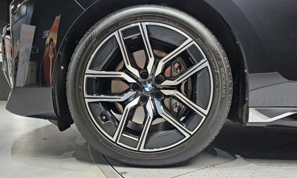 BMW 7-Series 740i xDrive M Sport, 2025