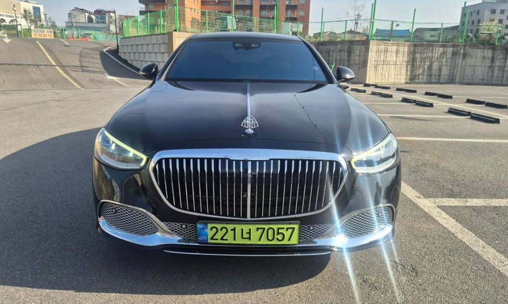 Mercedes-Benz S-Class Maybach S680 4MATIC, 2023