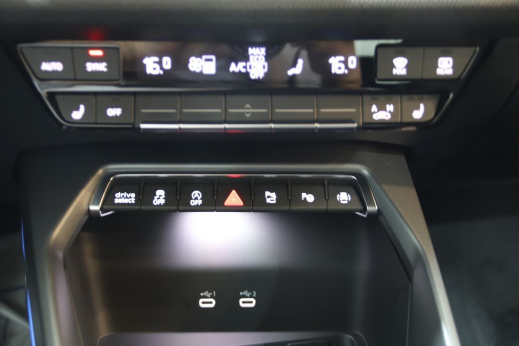 Audi A3 40 TFSI Premium, 2025