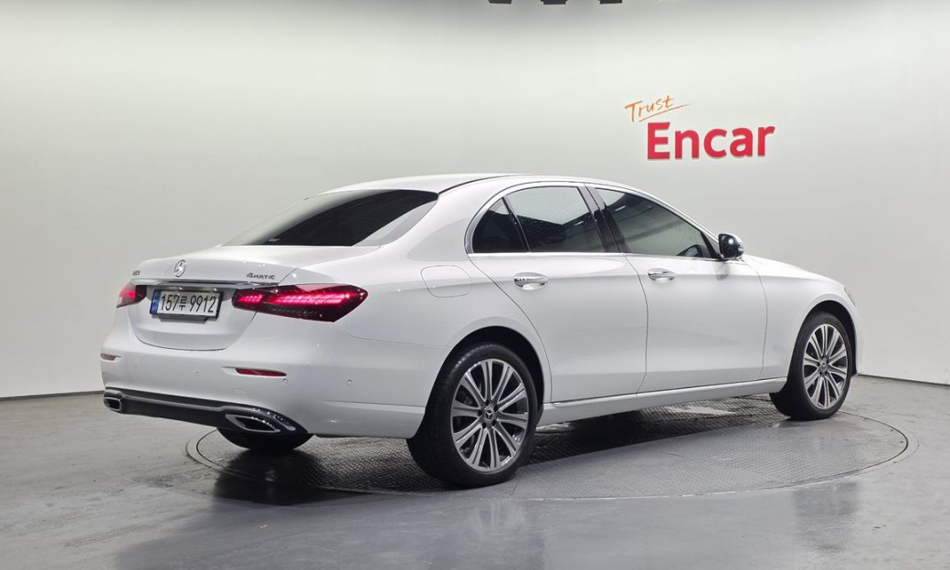Mercedes-Benz E-Class E350 4MATIC Exclusive, 2023