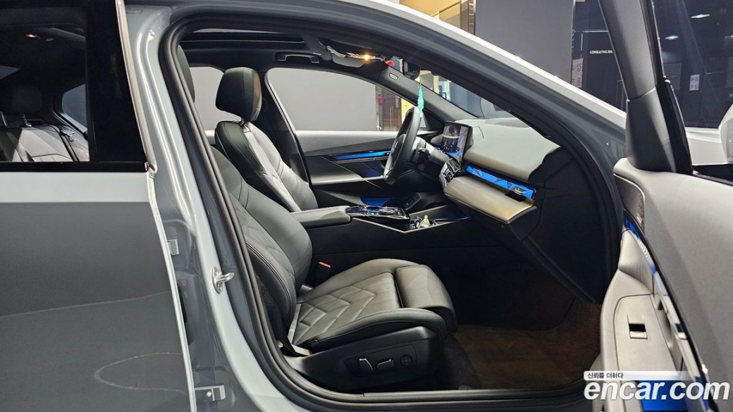 BMW 5-Series 520i M Sport, 2025