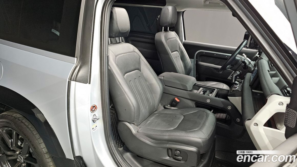 Land Rover Defender 90 D250 SE, 2022