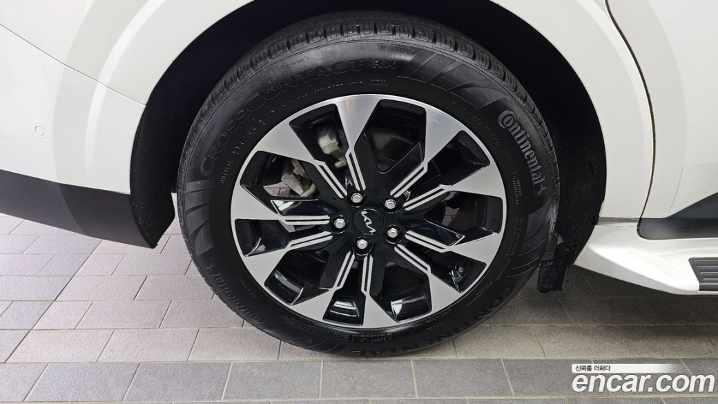 Kia Carnival 9-Seater Signature, 2023