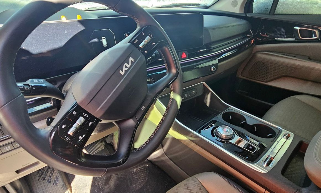 Kia Carnival 9-Seater Gravity, 2025