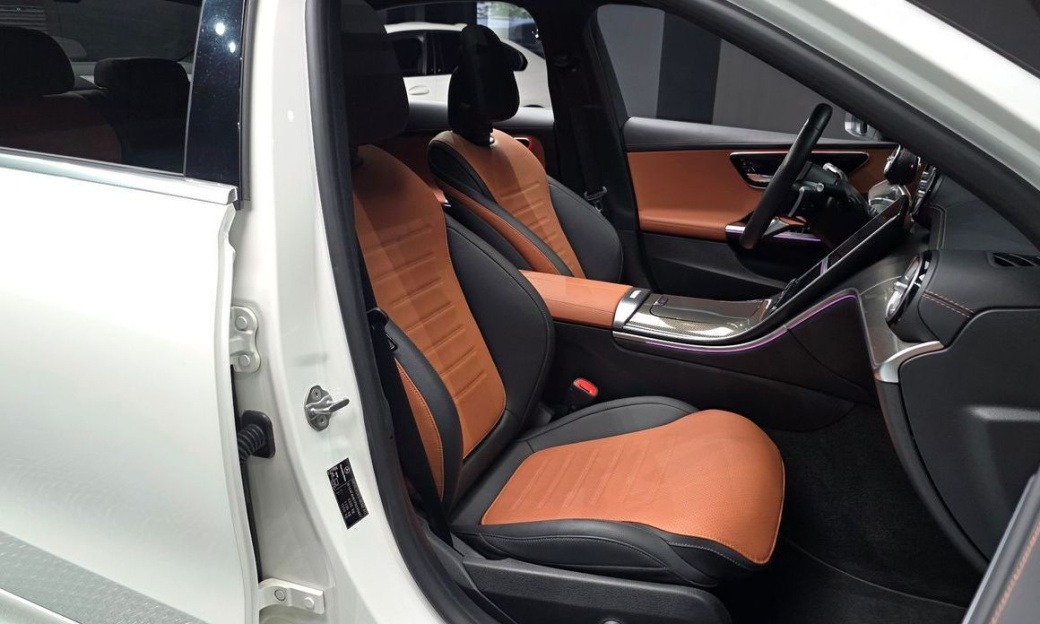 Mercedes-Benz C-Class C300 4MATIC AMG Line, 2023