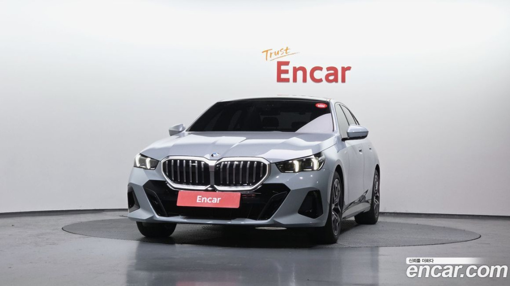 BMW 5-Series 520i M Sport, 2025