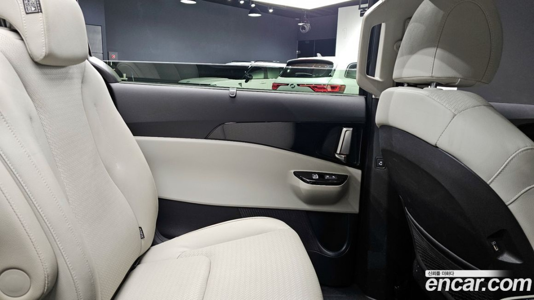 Kia Carnival 9-Seater Noblesse, 2023