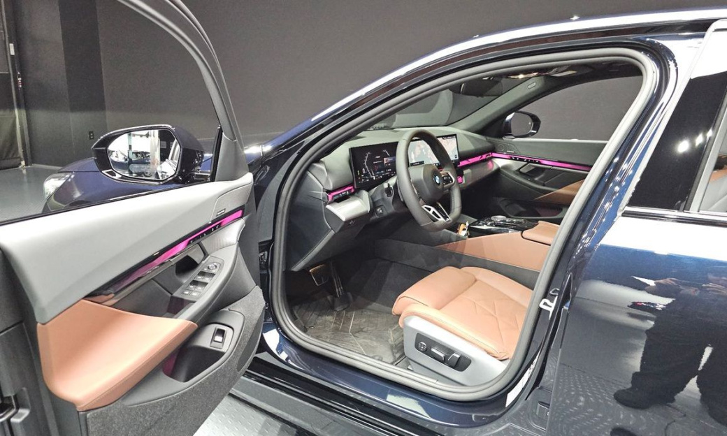 BMW 5-Series 530i xDrive M Sport, 2025