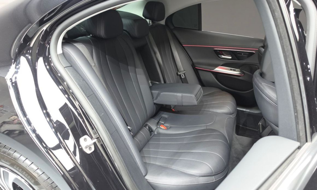 Mercedes-Benz E-Class E200 Avantgarde, 2024