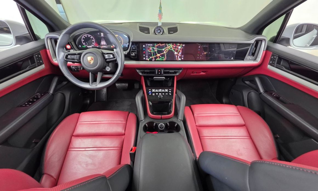 Porsche Cayenne 3.0, 2024