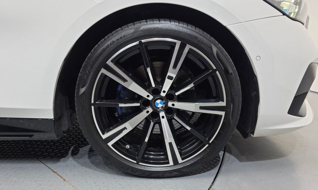 BMW 5-Series 530i xDrive M Sport, 2024