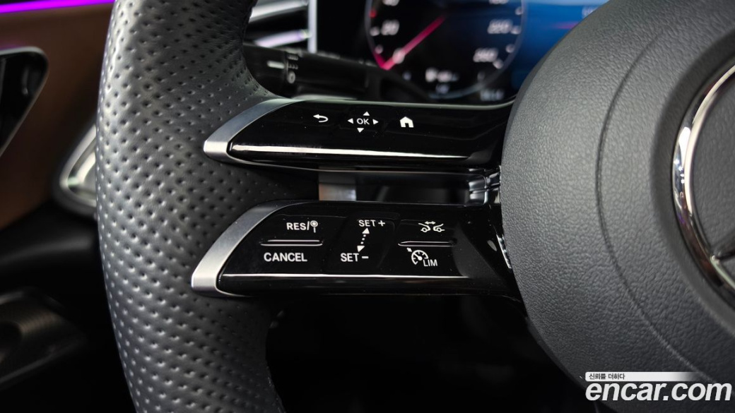 Mercedes-Benz E-Class E300 4MATIC AMG Line, 2024