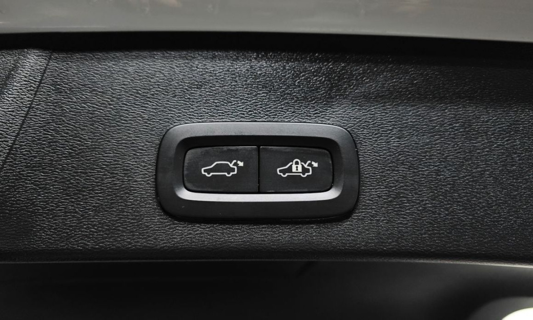 Volvo XC40 B4 Ultra Bright, 2024