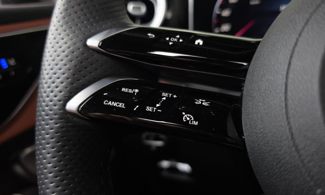 Mercedes-Benz GLC-Class GLC300 4MATIC AMG Line, 2023