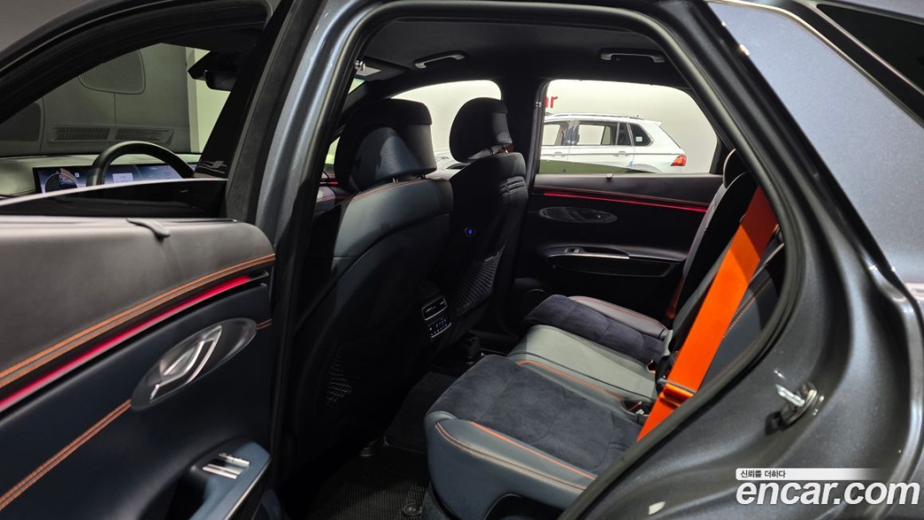 Genesis GV70 2.5T Gasoline 2WD, 2025