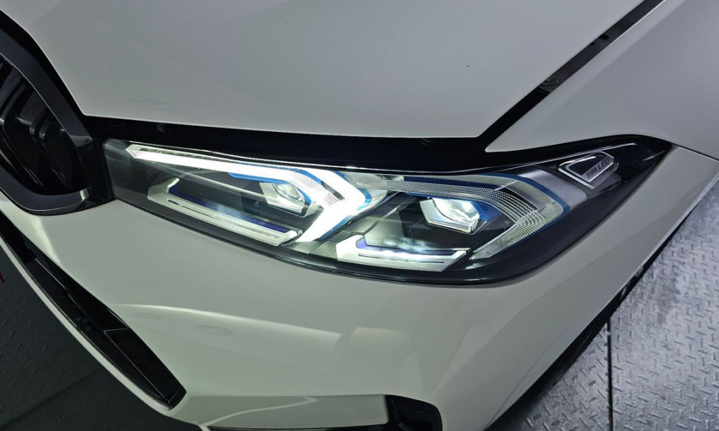 BMW 3-Series 320i M Sport, 2024