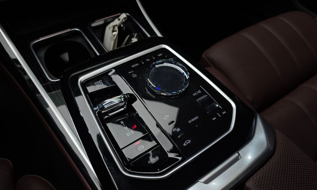 BMW 7-Series 740i xDrive M Sport, 2025