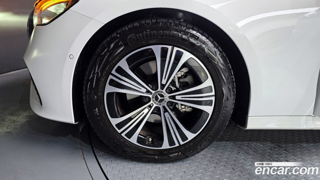 Mercedes-Benz E-Class E200 Avantgarde, 2025