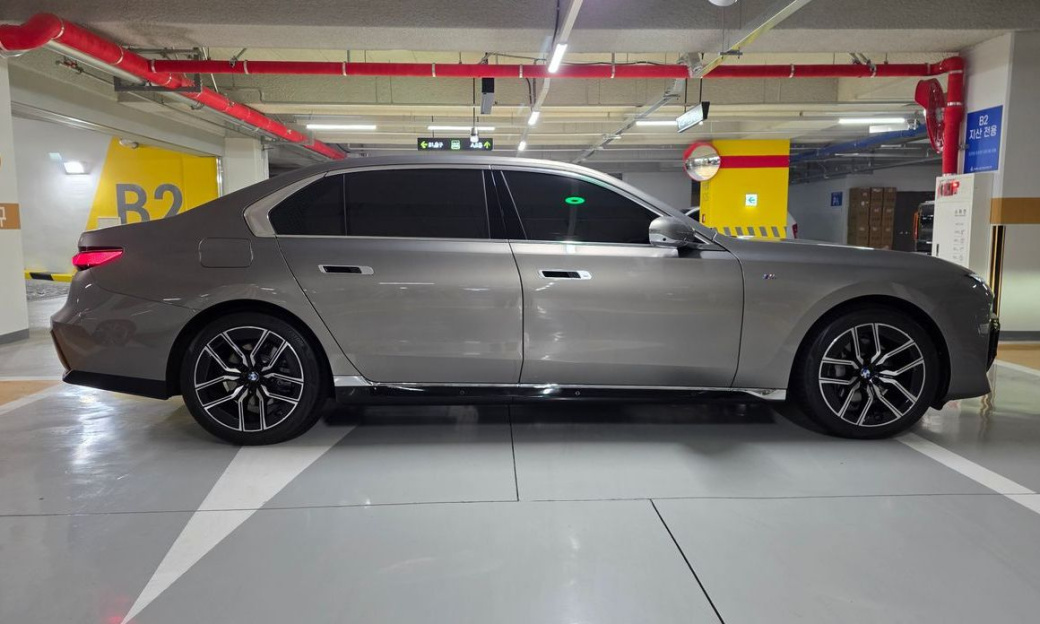 BMW 7-Series 740d xDrive M Sport, 2025