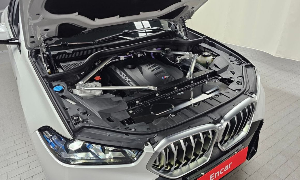 BMW X6 xDrive40i M Sport, 2025