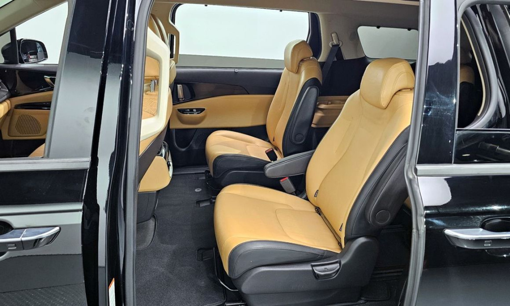 Kia Carnival 9-Seater Noblesse, 2023