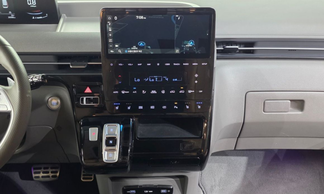 Hyundai Staria 2WD Camping Car, 2024