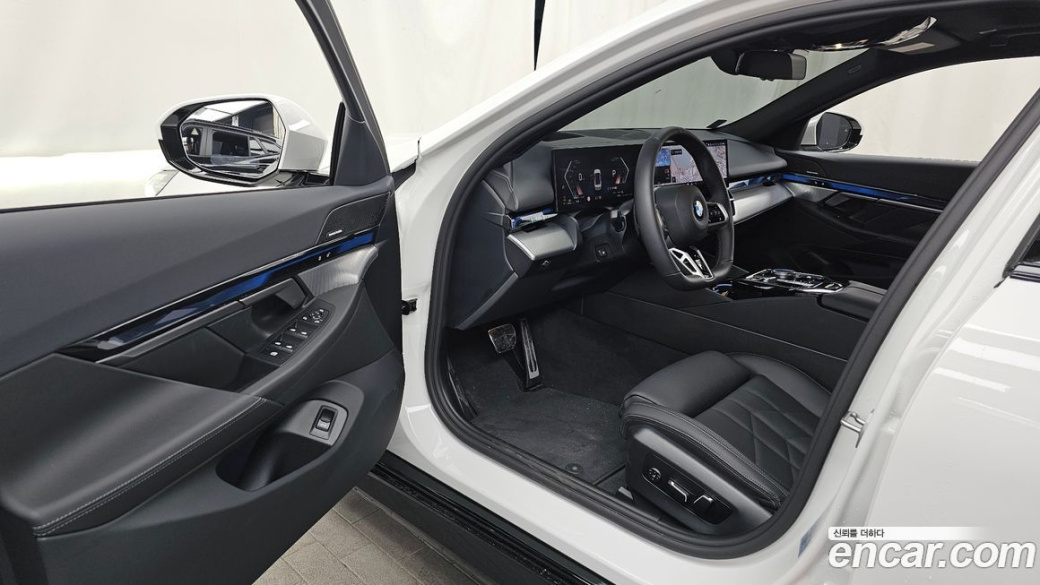 BMW 5-Series 520i M Sport, 2025