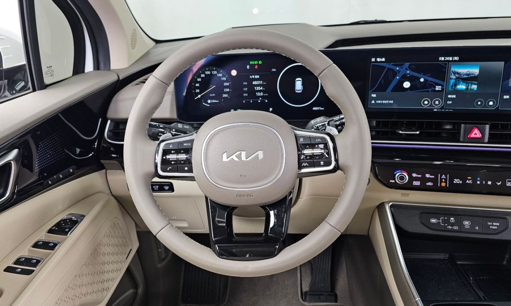 Kia Carnival 9-Seater Signature, 2025