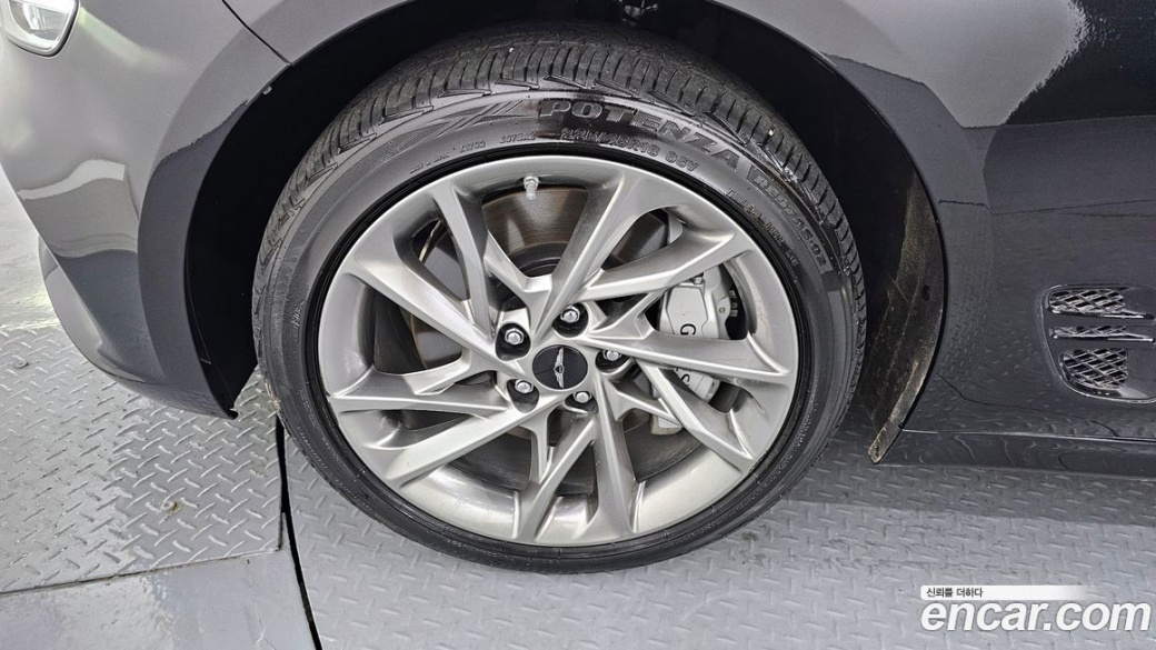 Genesis G70 Gasoline 2.5T 4WD, 2025