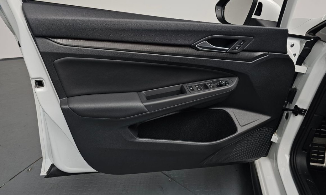 Volkswagen Golf 2.0 GTI, 2024