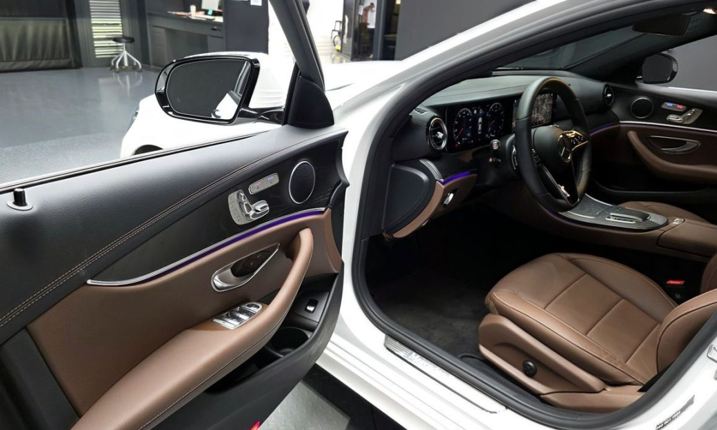 Mercedes-Benz E-Class E250 AMG Line, 2023