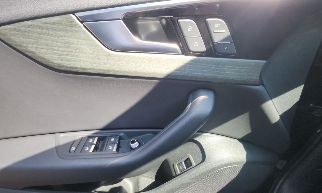 Audi A4 35 TDI Premium, 2023