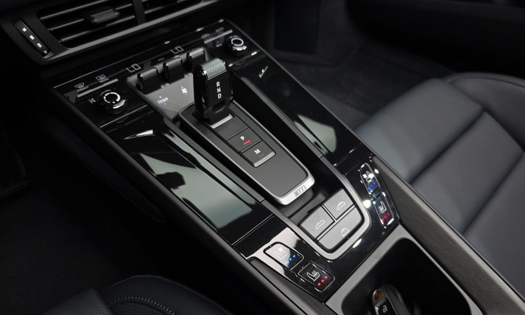 Porsche 911 Carrera 4 GTS Cabriolet, 2026