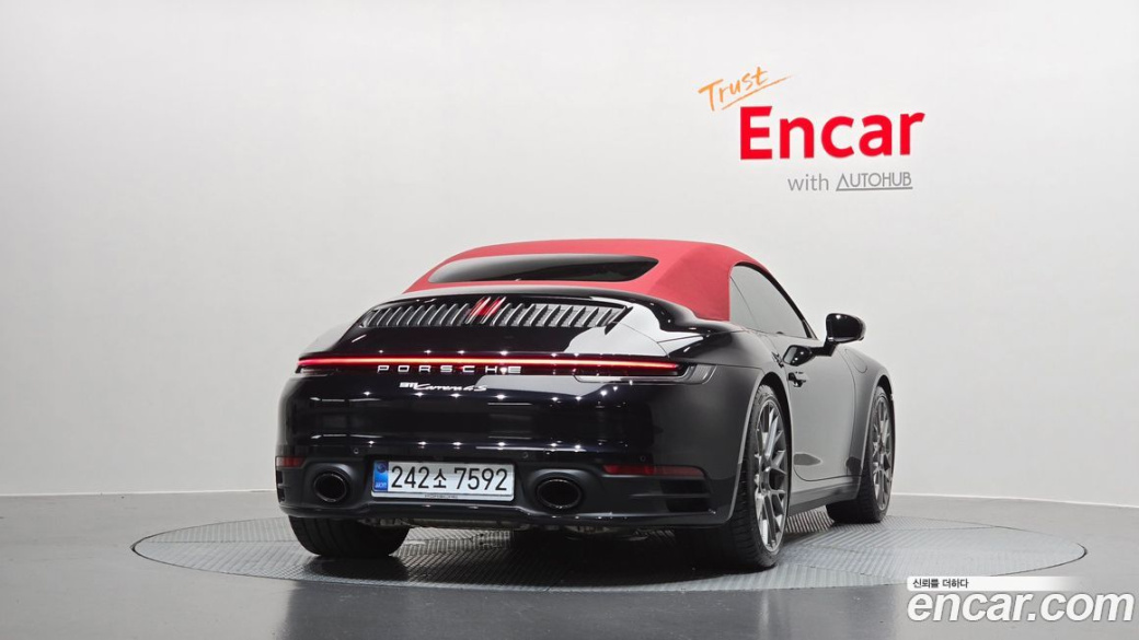 Porsche 911 Carrera 4S Cabriolet, 2024