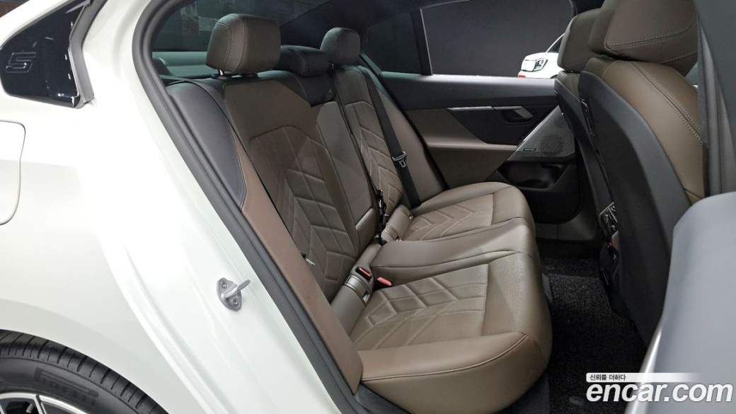 BMW 5-Series 520i M Sport, 2025