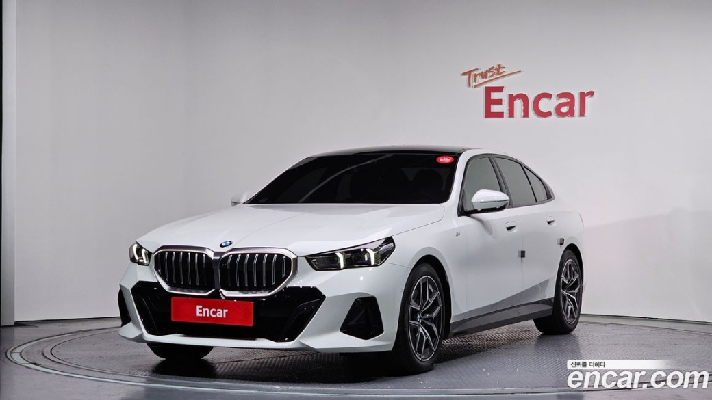 BMW 5-Series 520i M Sport, 2025